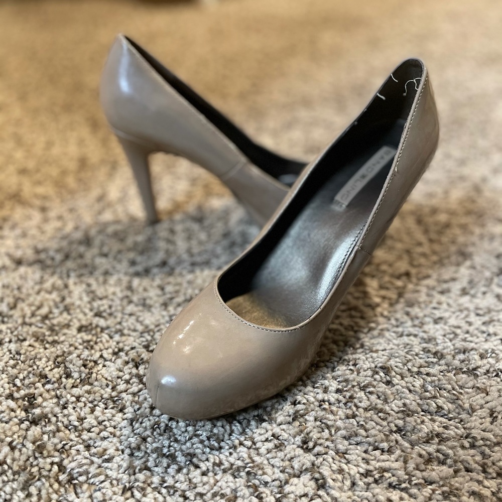 Bandolino nude heel